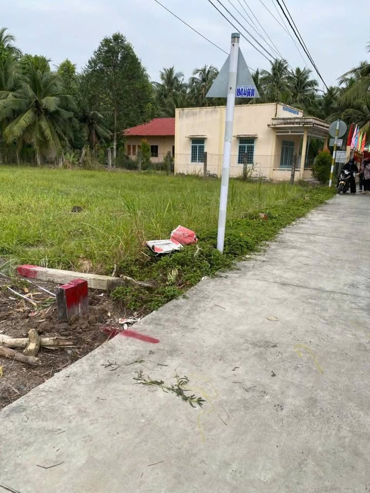 Đất thổ cư Vĩnh Hựu 200m² giá 330 triệu - Sổ đỏ chính chủ, xây dựng ngay!