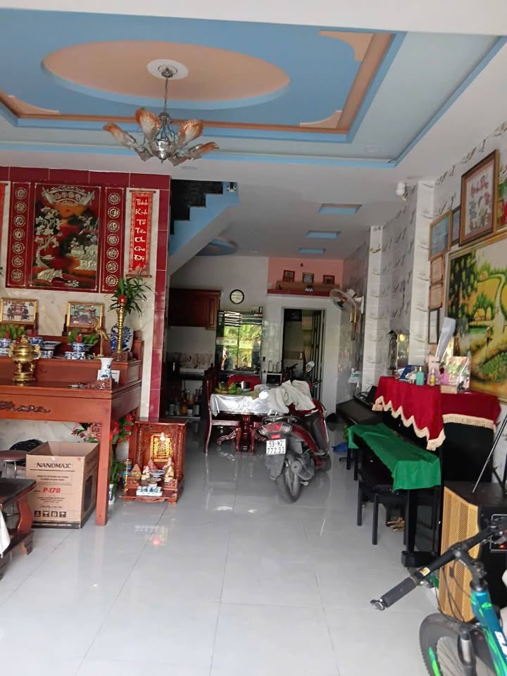 Nhà phố Phạm Văn Hai, Bình Chánh 75m² giá 5.8 tỷ - Đường nhựa thông thoáng!