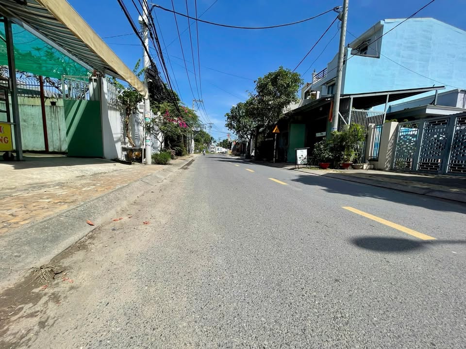 Kho Bán Gấp Mặt Tiền Tân Xuân 366m² giá 16 tỷ - Đầu tư sinh lời ngay!