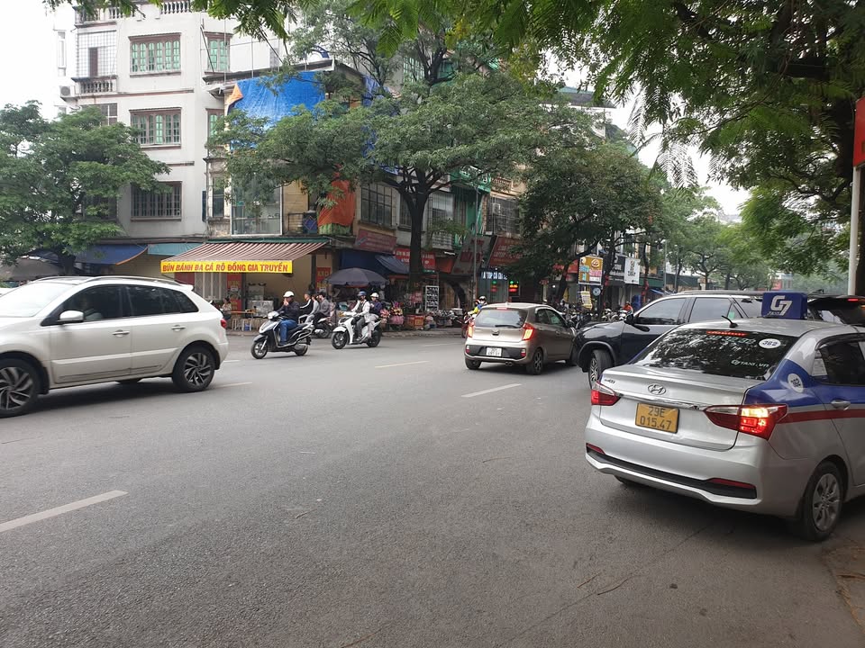 FrontHouse mặt phố Lê Thanh Nghị 40m² giá 18 tỷ - Đầu tư sinh lời ngay!