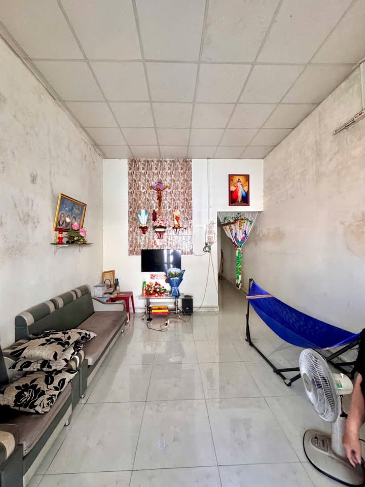 Nhà chính chủ Rạch Giá 100m² giá 2.7 tỷ - Sổ đỏ thổ cư 100%!