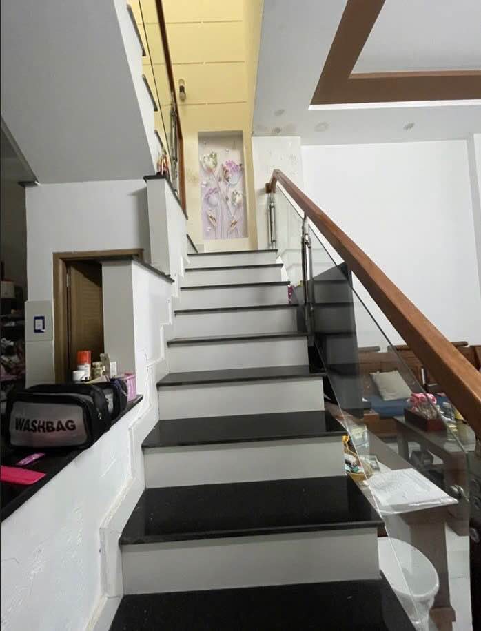 Nhà mặt tiền Nguyễn Đình Chiểu, quận Hai Bà Trưng, 65m² chỉ 6.25 tỷ - Kinh doanh tốt!