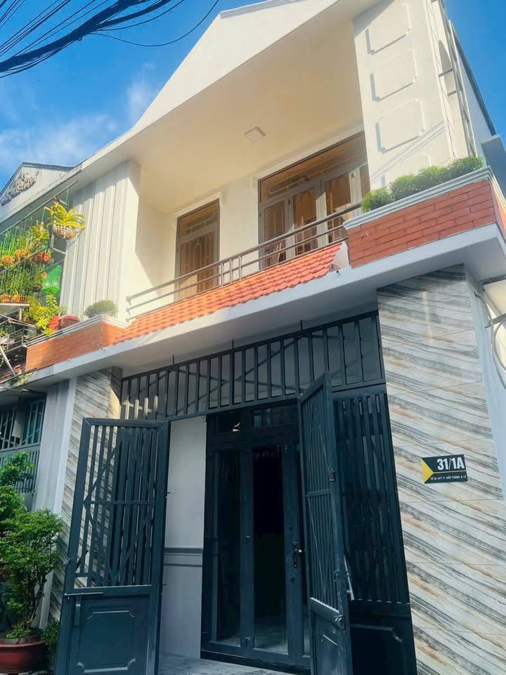 Nhà phố 2 tầng phường Hiệp Thành 55m² giá 2.65 tỷ - Sổ đỏ chính chủ, xe hơi đậu tận cửa!