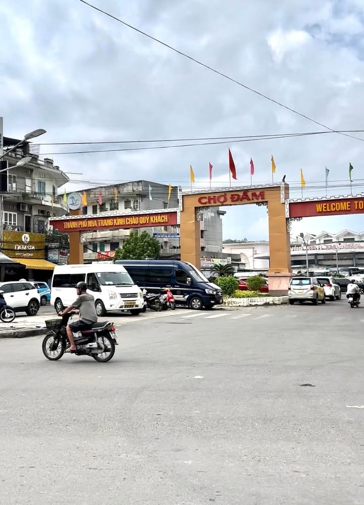 Nhà 2 Mặt Tiền Nguyễn Thái Học Nha Trang 98m² giá 9 tỷ - Sẵn sàng đầu tư sinh lời!