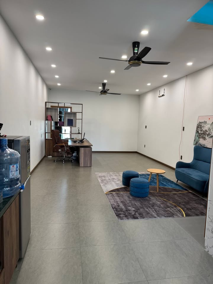 Văn phòng cho thuê 100m² tại Hòa Xuân - Full nội thất, vào ở ngay!