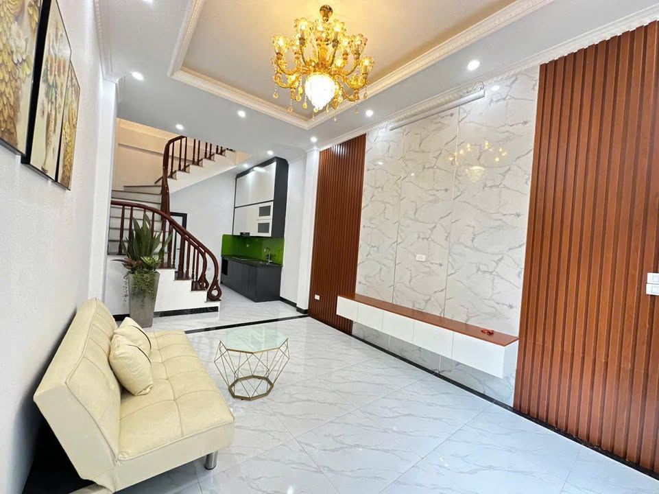 Nhà lô góc Hoa Thám La Phù 40m² giá 6 tỷ - Kinh doanh tốt, ô tô đỗ cửa!