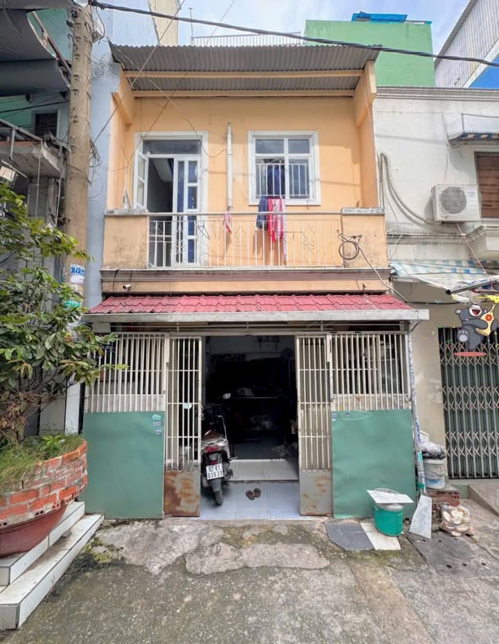 Nhà nhỏ hẻm to Bình Tân 34m² giá 2.75 tỷ - Cơ hội kinh doanh hấp dẫn!