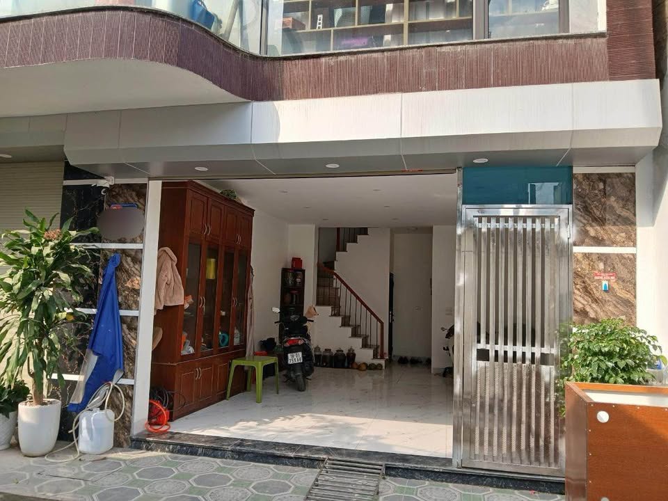 Nhà 6 tầng An Dương Vương 41m² giá 12.5 tỷ - Thiết kế hiện đại, sẵn sàng vào ở!