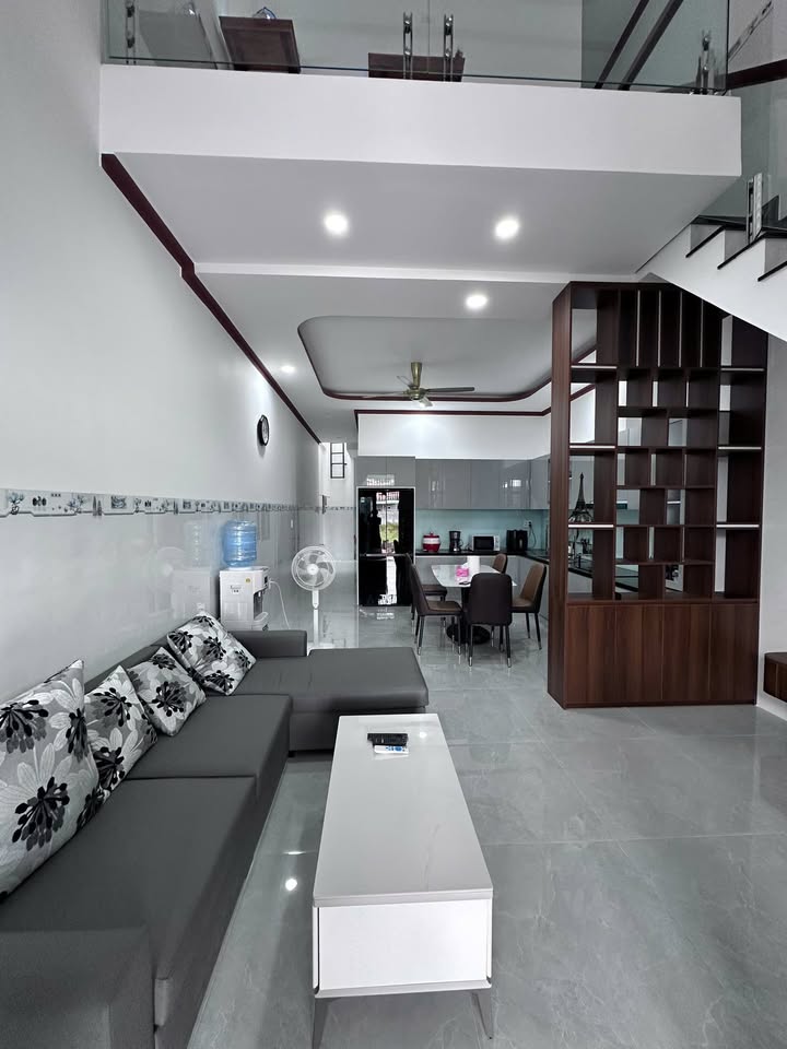 Nhà lầu Phong Nẫm, Phan Thiết 95m² giá 2.15 tỷ - Nhà mới, vào ở ngay!
