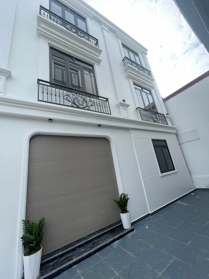 Nhà 3 tầng Hồng Bàng, Hải Phòng 44m² giá 2.7 tỷ - Ô tô đỗ cửa, gần chợ và trường học!