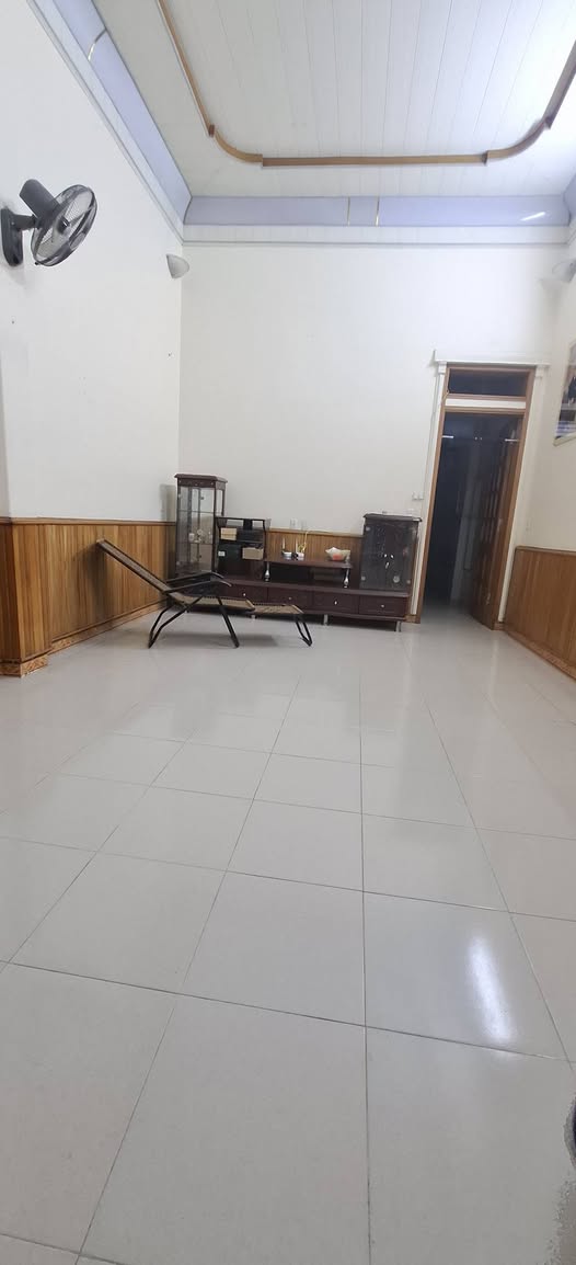 Nhà 3 tầng tại Phường Tô Hiệu, Sơn La 52m² giá chỉ 2.45 tỷ - Vị trí đẹp, tiện ích đầy đủ!