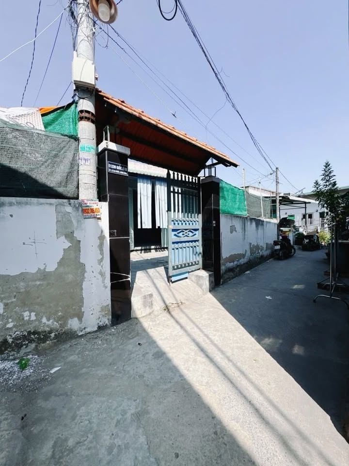 Nhà rộng Quốc Lộ 50 Bình Chánh 186.9m² giá 4.98 tỷ - Sổ hồng chính chủ!