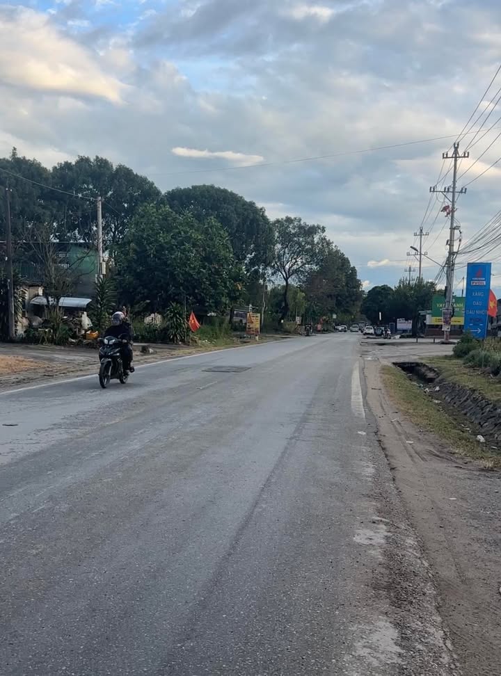 Nhà mặt đường Hồ Chí Minh, Ngọc Hồi, 3400m² giá 8 tỷ - Vị trí kinh doanh đắc địa!