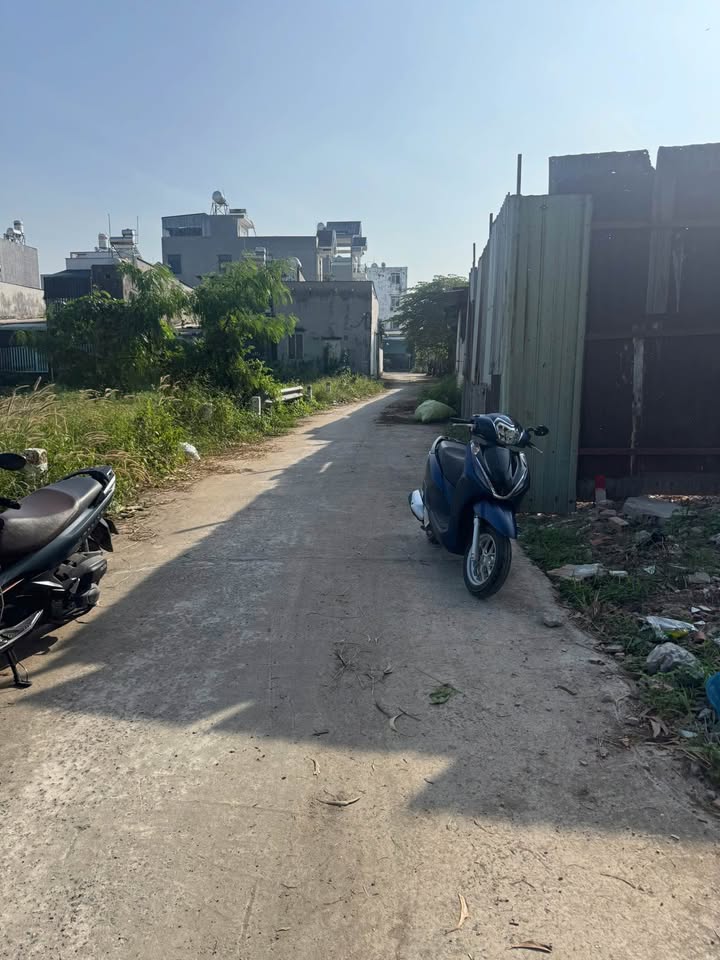 Đất nền sổ hồng riêng tại Hóc Môn 110m² giá 3.65 tỷ - Xây dựng ngay!