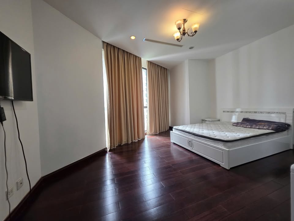 Căn hộ Royal City 104m² giá 14,9 triệu - Full nội thất đẹp