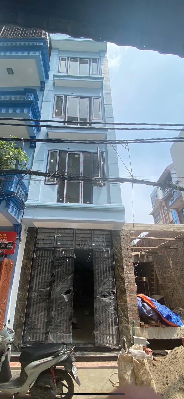 Nhà nguyên căn 5 tầng Cầu Am Vạn Phúc 50m² giá 13 triệu - Free tiền nhà tháng!