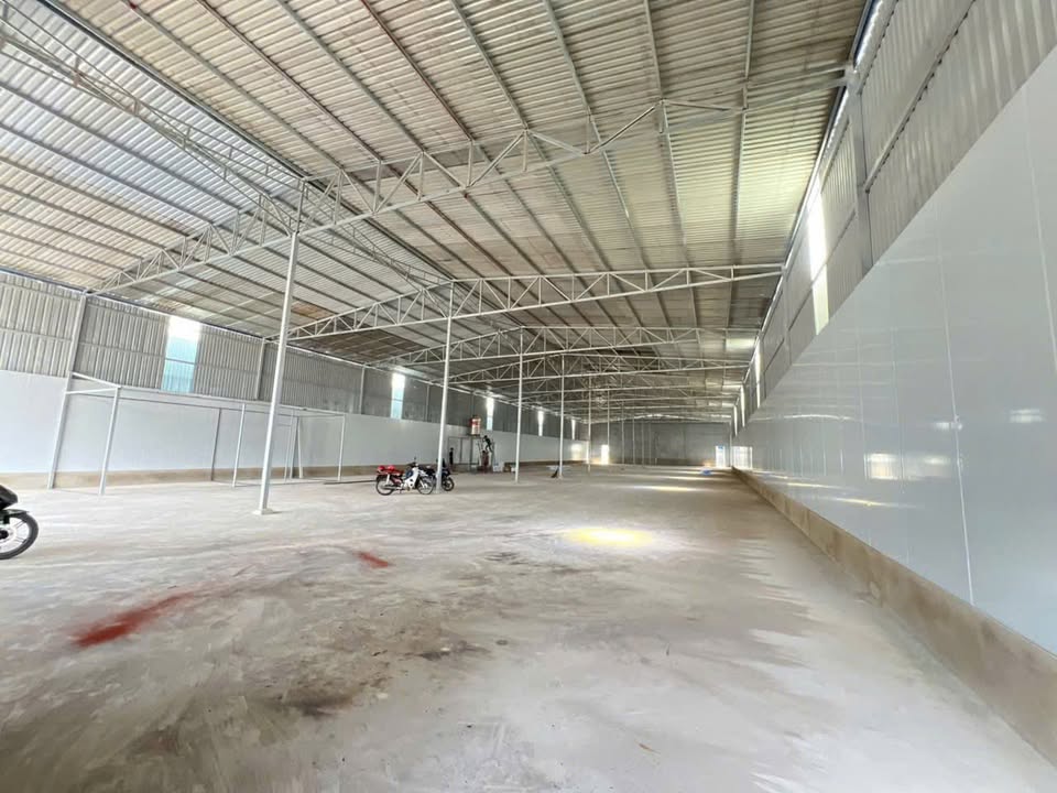 Nhà xưởng cho thuê mặt tiền đường Đồng Khởi, Trảng Dài, 1400m² - Kinh doanh thuận lợi!