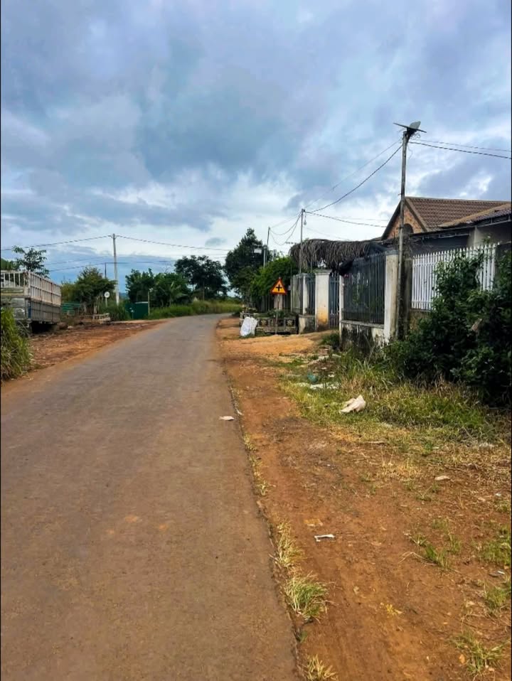 Đất nền Đạt Hiếu Buôn Hồ 270m² giá 2 tỷ - Đường nhựa rộng rãi, chính chủ bán gấp!