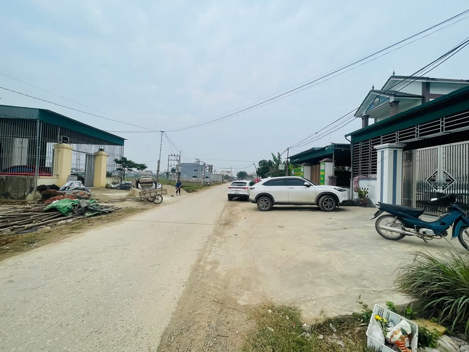 Đất nền lô góc mặt tiền đường Huyện Trung Long, Yên Thành 176m² - Thỏa thuận giá tốt!