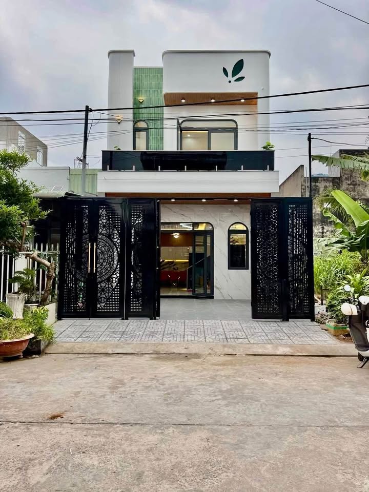 Nhà mặt tiền Nguyễn Cảnh Chân, Rạch Giá 98.69m² giá 3.38 tỷ - Sẵn sàng vào ở!