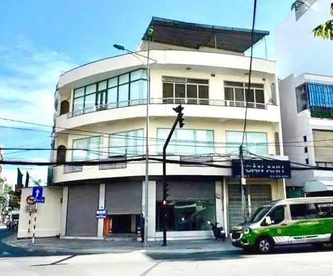 Nhà góc 4 tầng cho thuê tại Phan Chu Trinh, Nha Trang – Giá 60 triệu/tháng – Vị trí đắc địa!
