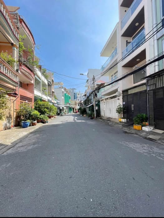 Nhà hẻm xe tải 8m Âu Dương Lân, Quận 8, 70m² giá 8.5 tỷ - Tiện xây mới ngay!