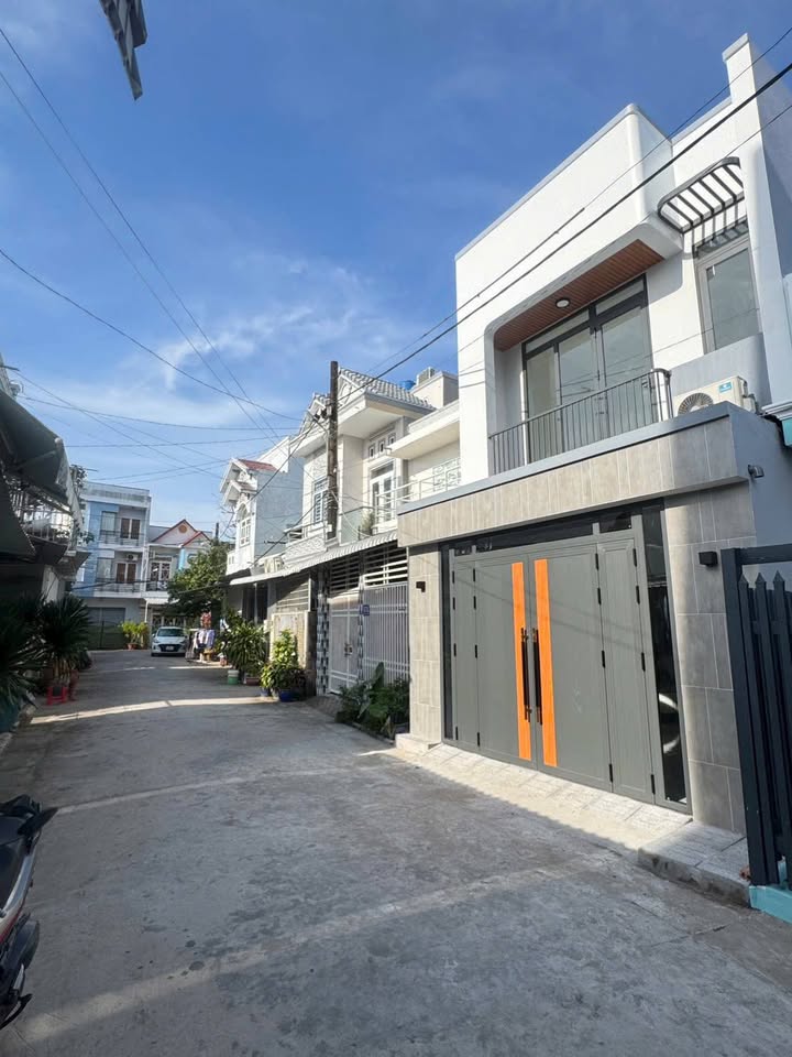 Nhà mới hoàn thiện hẻm 673 Nguyễn Trung Trực, Rạch Giá 82m² giá 2.75 tỷ - Tặng nội thất cao cấp!