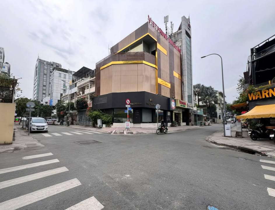 Bán nhà góc 2 mặt tiền đường Phan Kế Bính, Quận 1 - Diện tích 127m², giá 95 tỷ - Cơ hội đầu tư tuyệt vời!