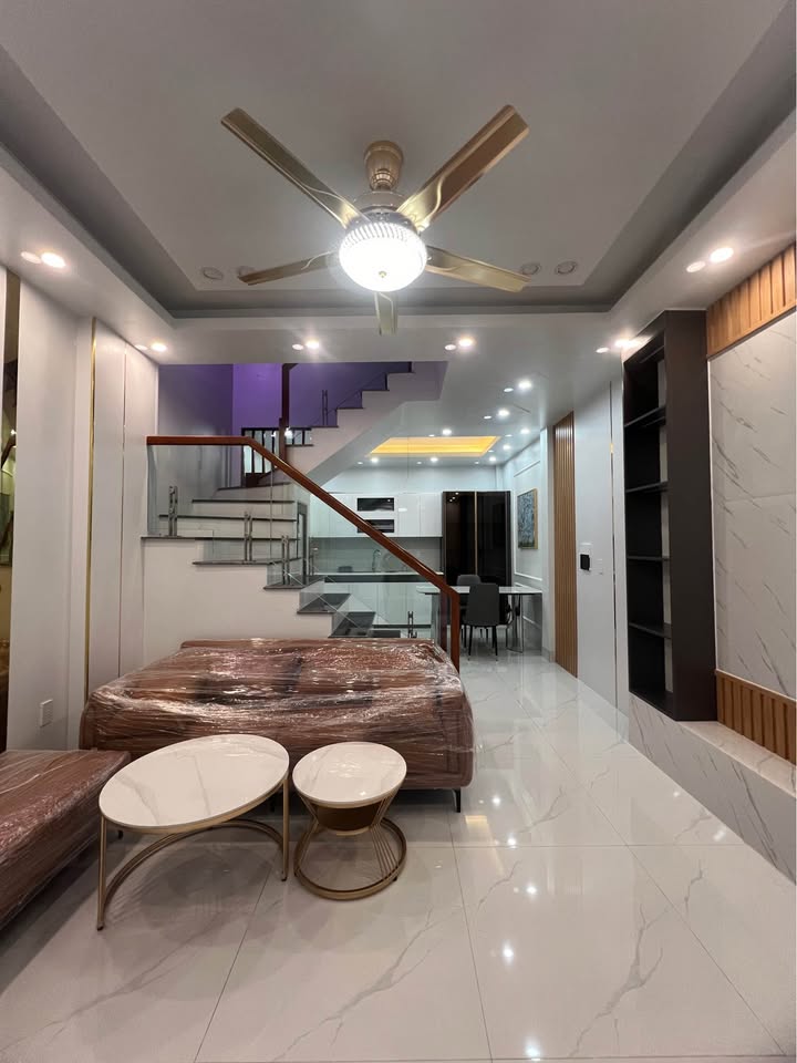 Nhà 3 tầng tại Kỳ Bá, Thái Bình 35m² giá 2 tỷ - Thiết kế hiện đại, gần bệnh viện!