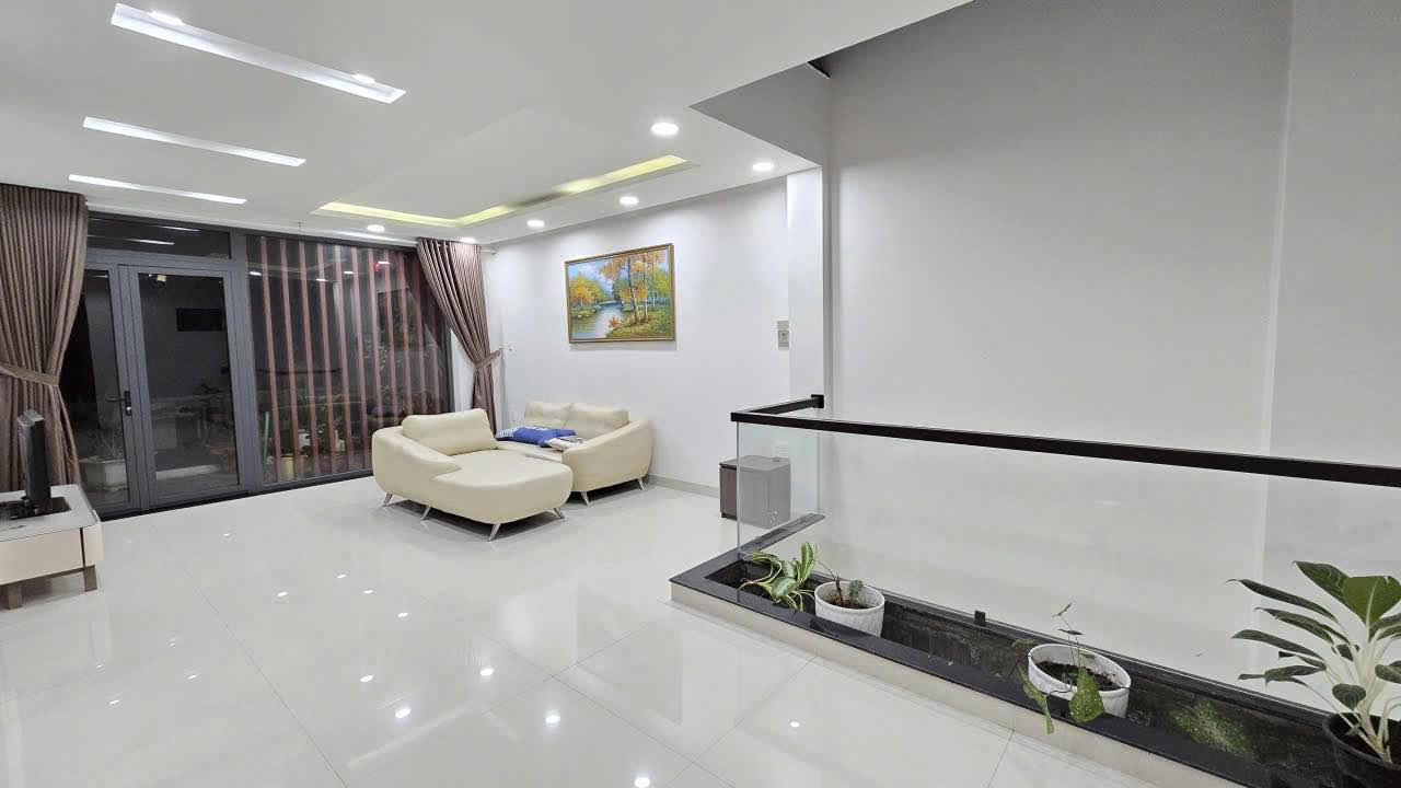 Nhà cho thuê 3 tầng mặt tiền đường Số 6 - Khu đô thị Hà Quang 2, Nha Trang - 120m² chỉ 17 triệu