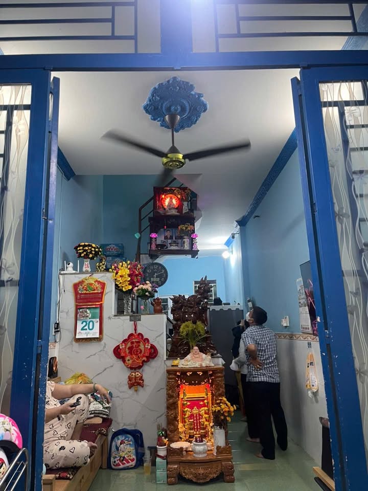 Nhà 2 Lầu 4PN Đường Mễ Cốc, 25.5m² Giá 3 Tỷ - Sổ Hồng Riêng