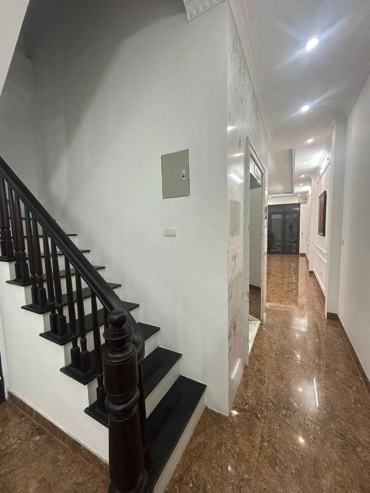 FrontHouse Đống Đa 72m² giá 29.5 tỷ - Kinh doanh tấp lập, lô góc thoáng mát!