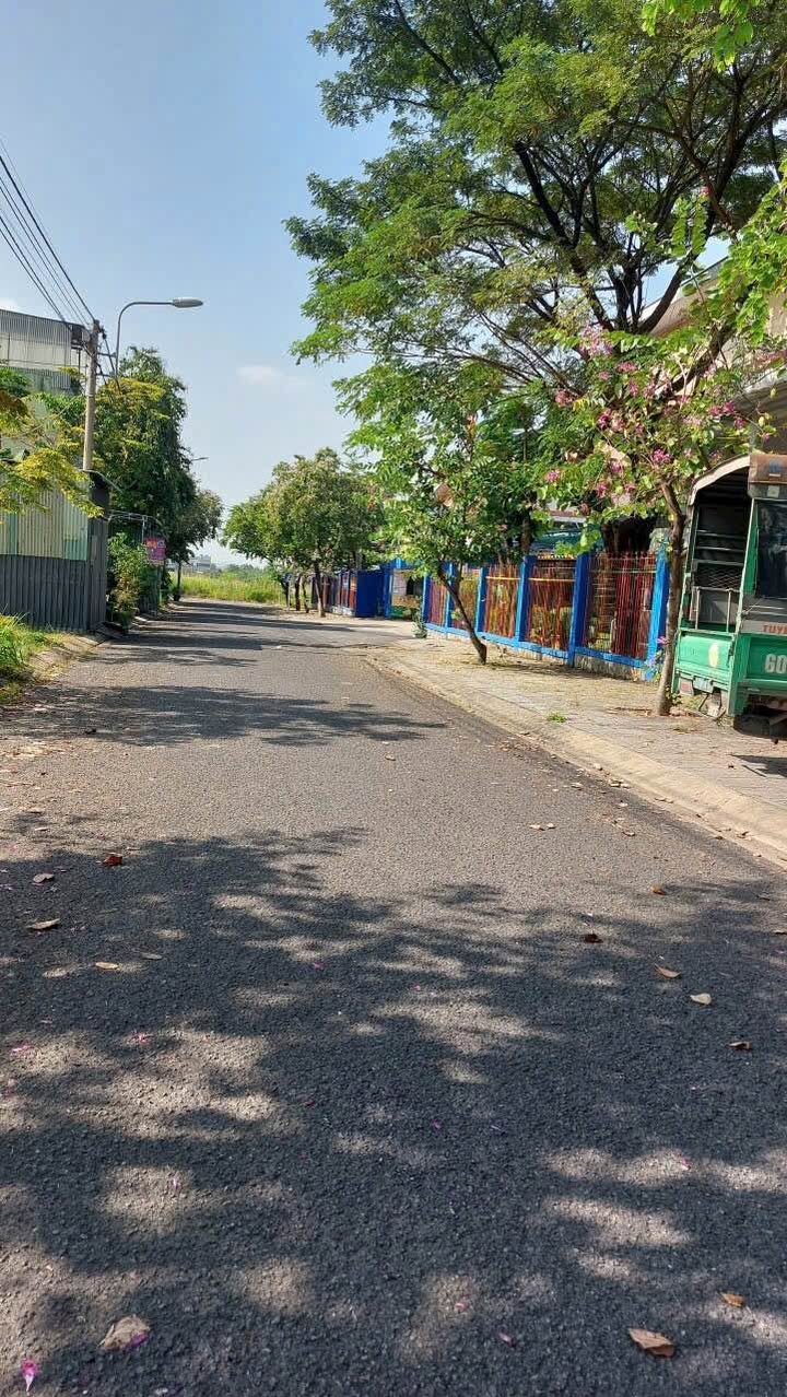 Đất thổ cư TDC Long Bình 75m² giá 2.3 tỷ - Sổ đỏ chính chủ