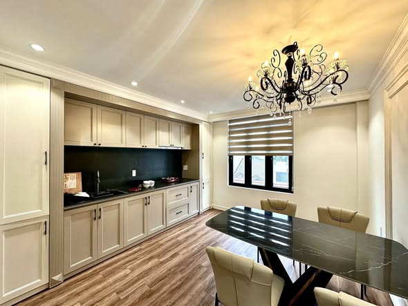 Nhà mặt ngõ Hàng Gà - 64m² giá 6.99 tỷ - Ô tô đỗ cửa, thang máy