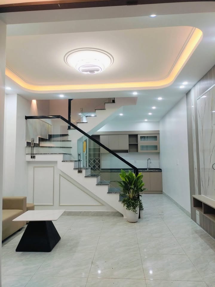 Nhà phố Hàng Kênh, quận Lê Chân, 40m² giá 2.59 tỷ - Full tiện ích, sổ đỏ chính chủ!