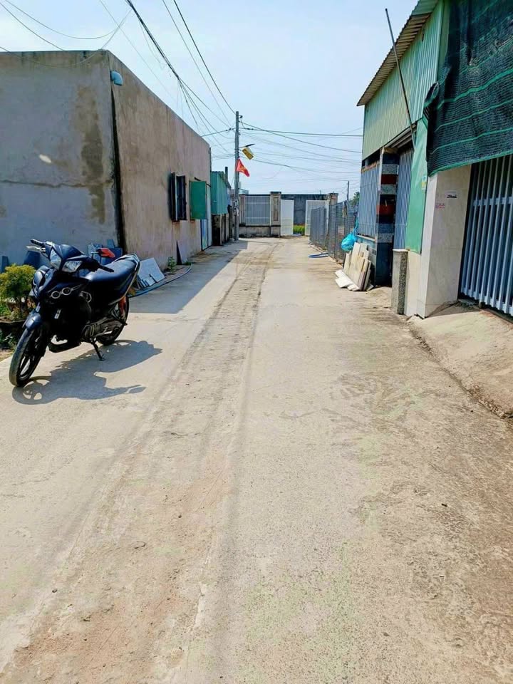 Đất nền Phường Long Hương 135m² giá 1.8 tỷ - Khu dân cư an ninh, hướng Tây!