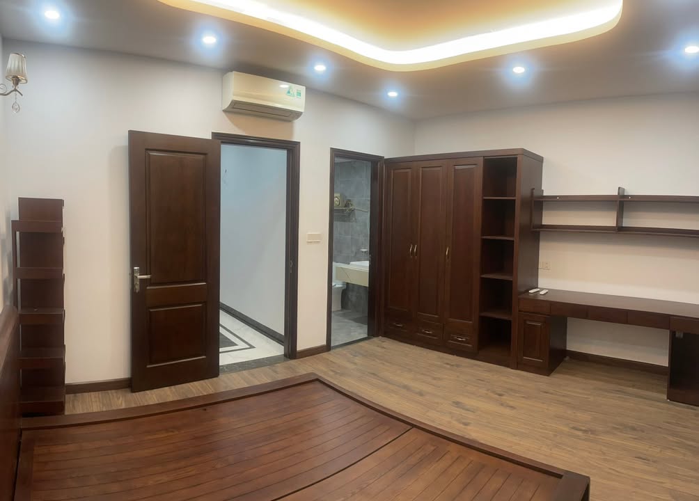 Phòng cho thuê 30m² tại ngõ 67 Phùng Khoang - Full đồ, ô tô đỗ miễn phí!
