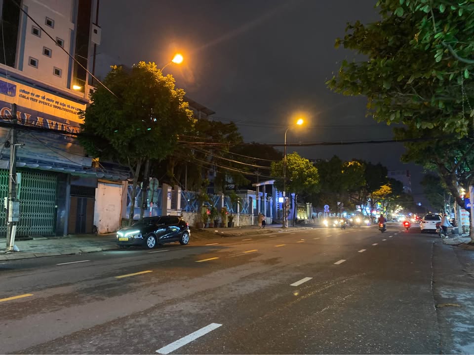 FrontHouse Đường Phan Đăng Lưu, Hải Châu 107m² giá 20 tỷ - Đoạn đẹp nhất thành phố!