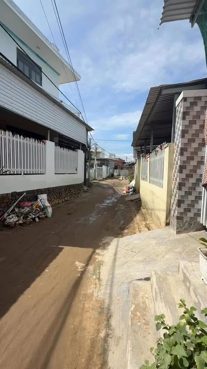 Nhà thổ cư gác lửng 96.7m² tại Phước Dinh, Phan Rang - Giá chỉ 800 triệu!