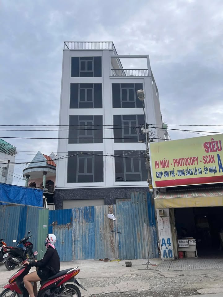 Tòa nhà nguyên căn Nguyễn Thị Định 81m² giá 55 triệu - Phù hợp văn phòng và spa!