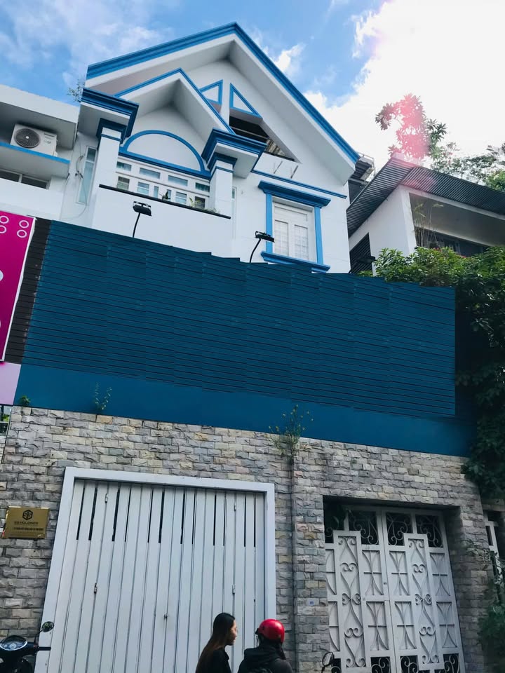 Nhà mặt tiền Hoa Lan Phú Nhuận 144m² giá 60 triệu - Vị trí đắc địa, tiện kinh doanh!