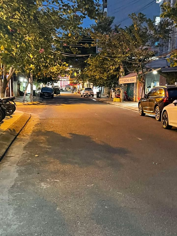 Nhà cấp 4 mặt đường Khúc Thừa Dụ, 294m² giá chỉ 82 triệu/m² - Đầu tư sinh lời ngay!