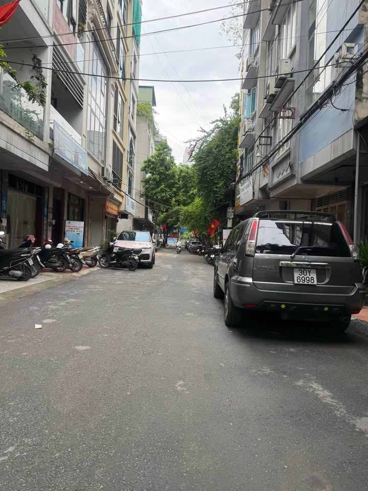 Nhà Phố Trung Kính 75m² giá 30 tỷ - Thiết kế hiện đại và cho thuê sinh lời!