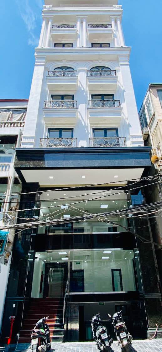 FrontHouse Chùa Láng 135m² giá thỏa thuận - Kinh doanh siêu đỉnh!
