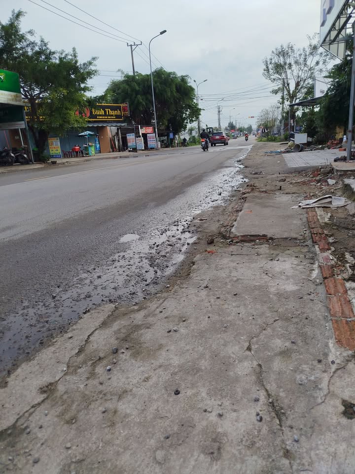 Mặt bằng cho thuê mặt tiền đường Dốc Sỏi Dung Quất - Giá thỏa thuận hấp dẫn!