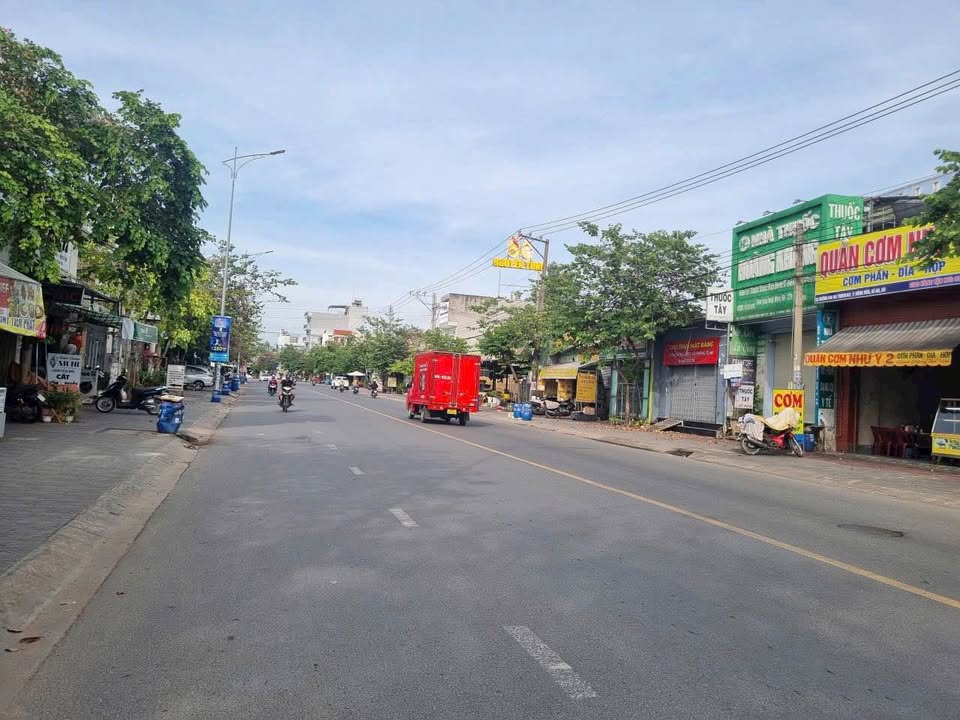 Đất mặt tiền đường Hai Bà Trưng, phường Đông Hòa, 300m² giá 15 tỷ - Đầu tư sinh lời ngay!