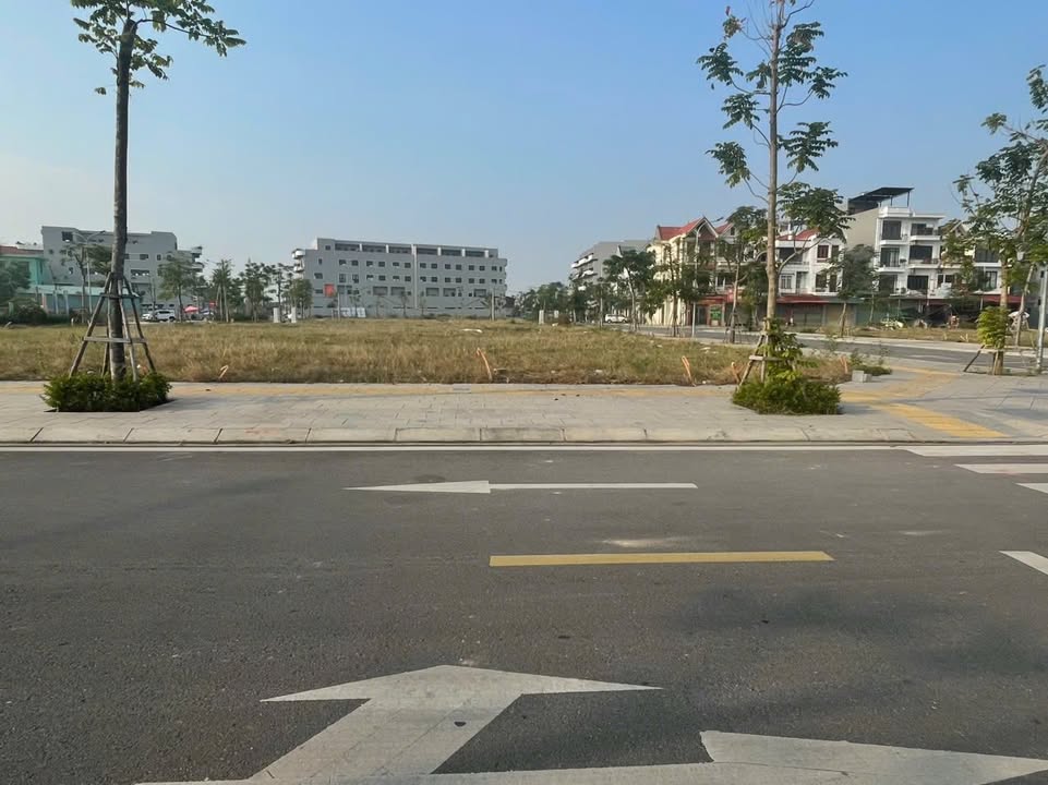 Đất nền KĐT Bavella Bắc Giang 80m² giá cực tốt - Đối diện công viên!