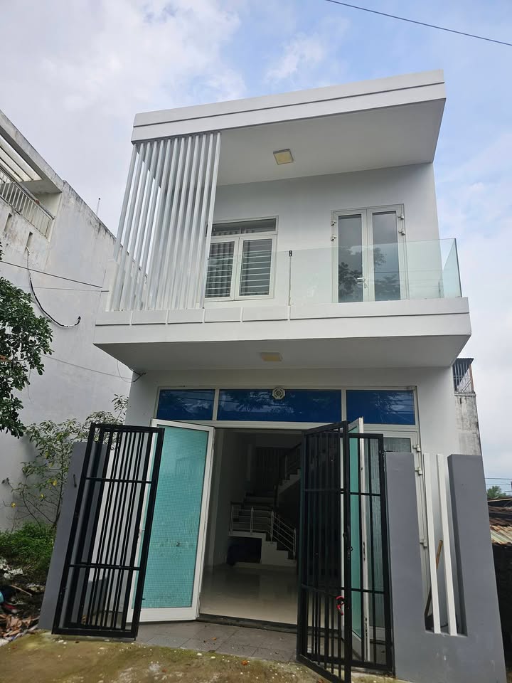 Nhà 2 mê Xuân Thiều 100m² giá 6 tỷ - Chỉ vài bước đến biển!