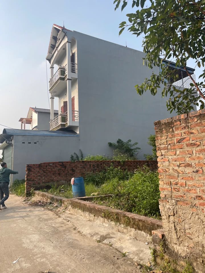 Nhà 3 tầng tặng đất 97,5m² tại Tổ 9 Quang Minh, Mê Linh - Giá chỉ 3 tỷ!