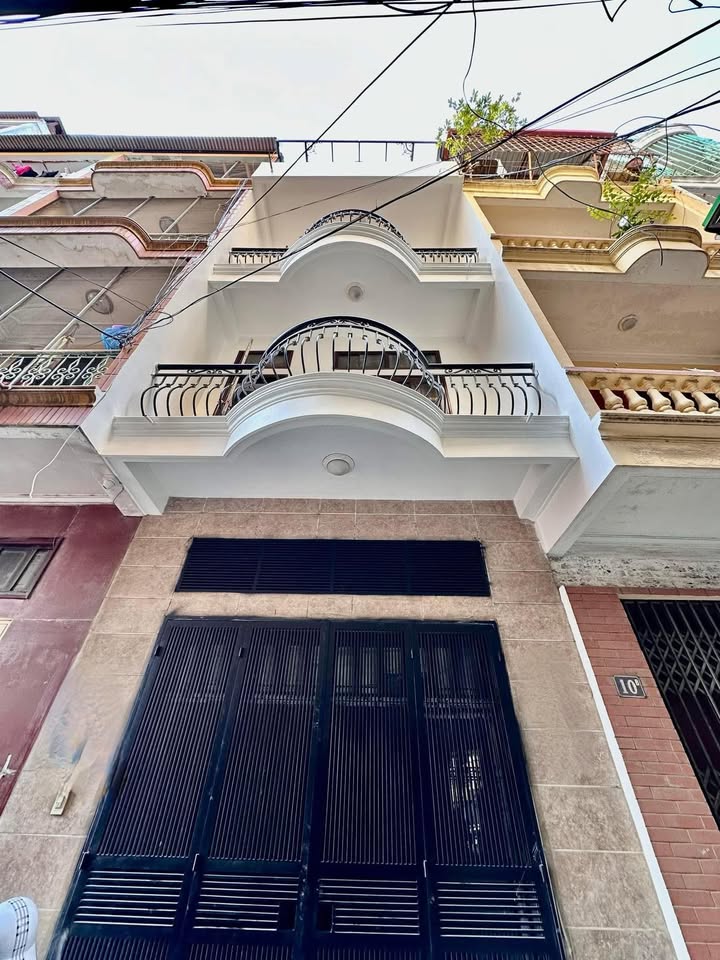 Nhà Phố Hồ Tùng Mậu 45m² giá 16 tỷ - Ô tô vào nhà, vị trí vàng!